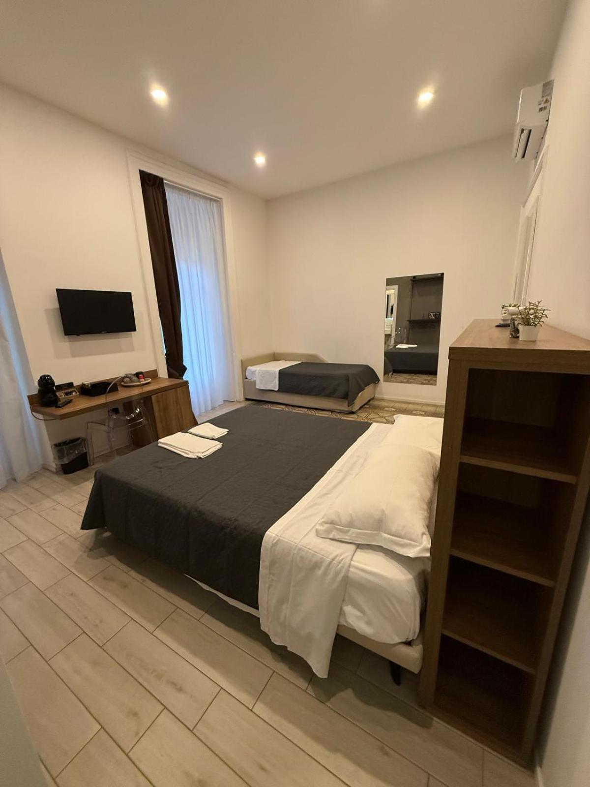 La Piazza Suite Napoli Dış mekan fotoğraf